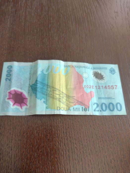 Vând bancnota 2000 lei
