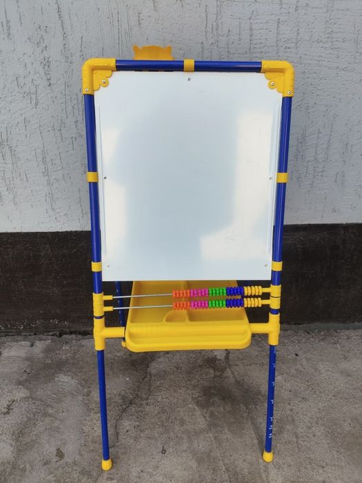 Доска для рисования,мольберт.