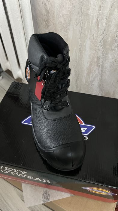 Новые спец ботинки Дикис