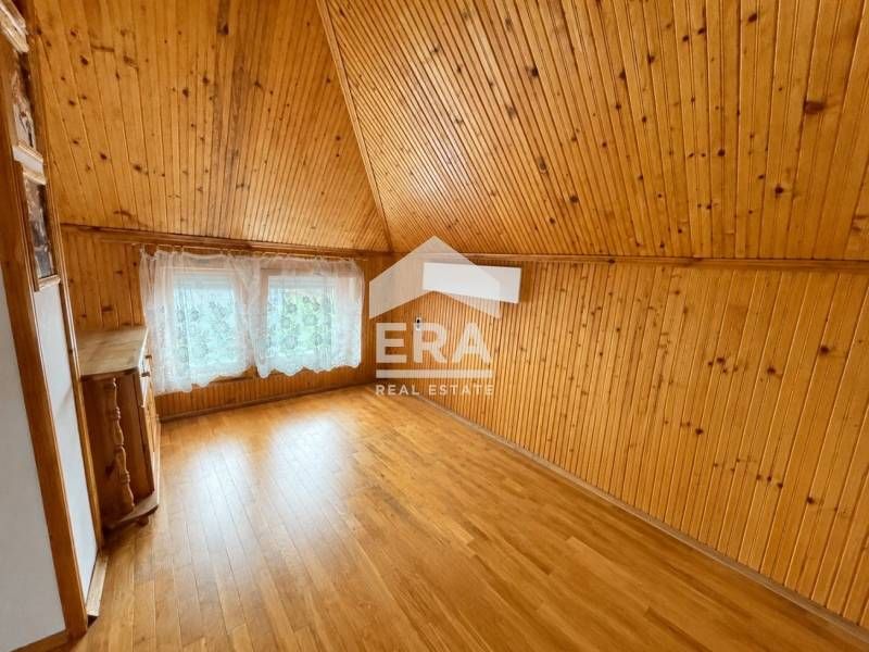 Четиристаен, обзаведен, южен апартамент за продажба, в тухлена сграда,