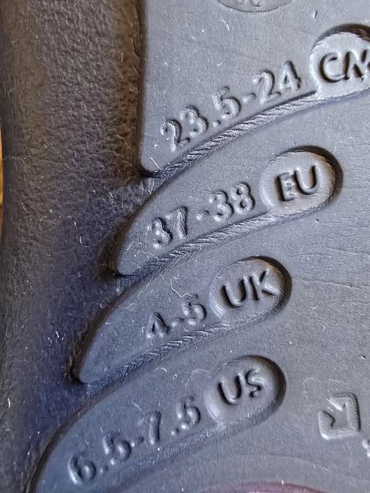 Slapi decathlon 37-38