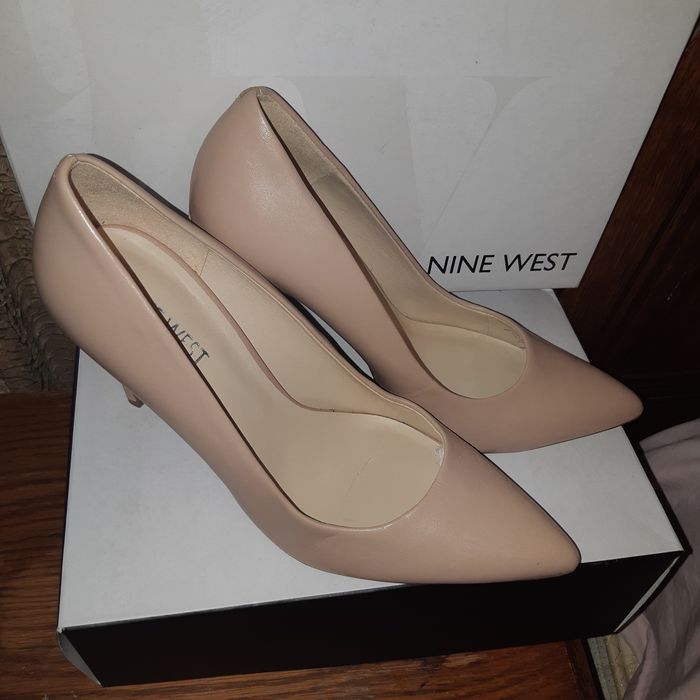 Pantofi  cu toc din piele naturală Nine West