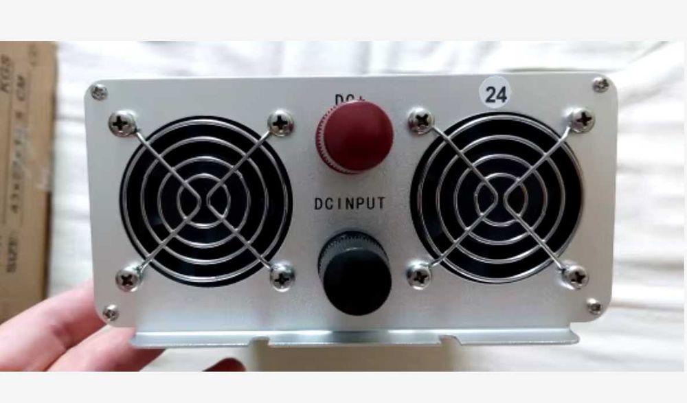 Инвертор чиста синусоида с LCD екран DC 12/24v към AC220v 50Hz 5000W