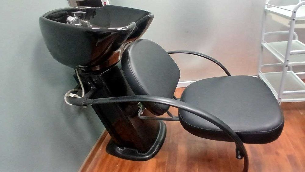 "Гузаллик салони" мебели тулик сотилади кредитга еки булип тулашга .