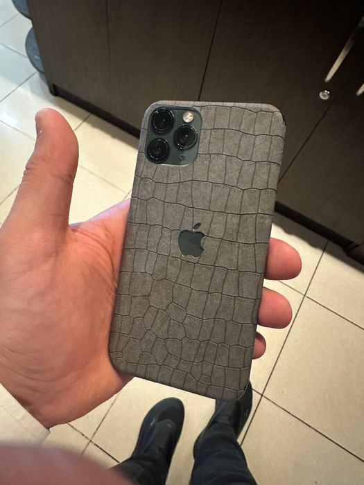 Iphone 11 pro holati yahwi karobkasi ozim  iwlataman aybi yoq 150 $