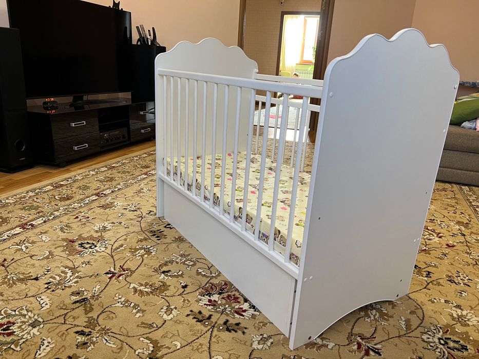 Детская кроватка