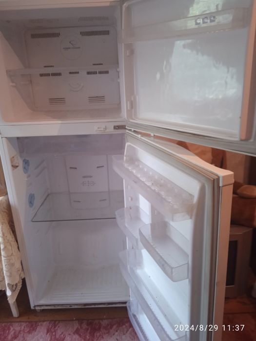 Холодильник Самсунг.