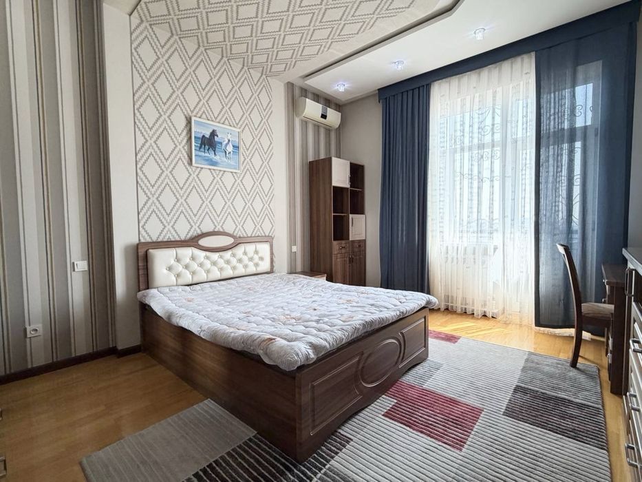 Сдается в аренду 4 комнатная квартира 180 м.кв в элитном доме "Габус".