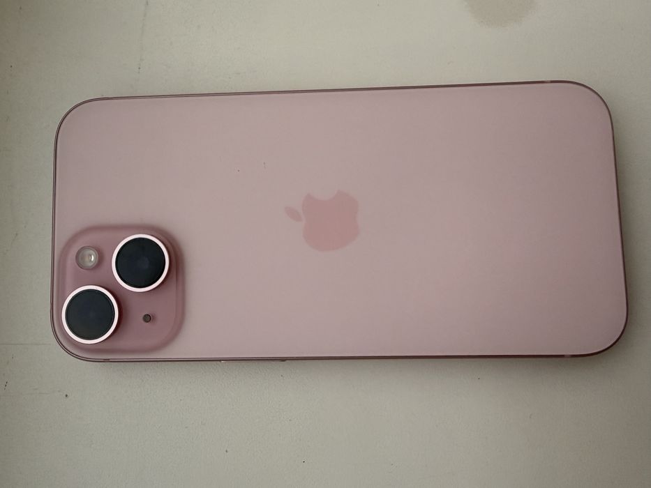 iPhone 15 обычная