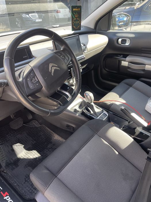 Citroën C4 Cactus FEEL - Diesel - Automatic - 120 hp