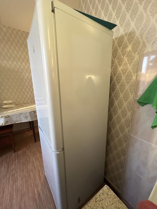 Холодильник Indesit