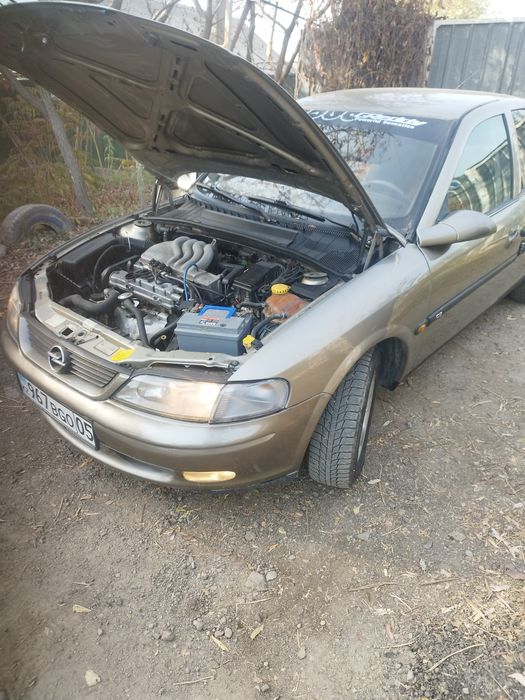 Продам Опель вектора 1996гв в нормальном состоянии все работает в