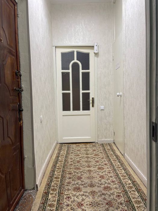 Uy sotiladi 4 kavotli uyni 4 qavati