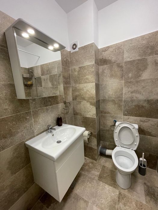 Inchiriez Garsoniera Str.Pădurii,  cu loc de parcare inclus pret 1650 roni !!!