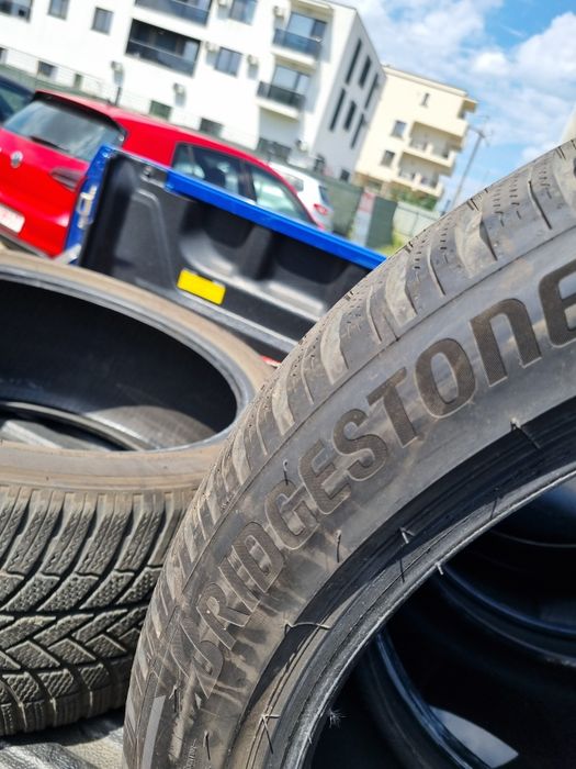 Set 4 Anvelope Bridgestone fata 285 40 R21 spate 315 35 R21 ca noi...