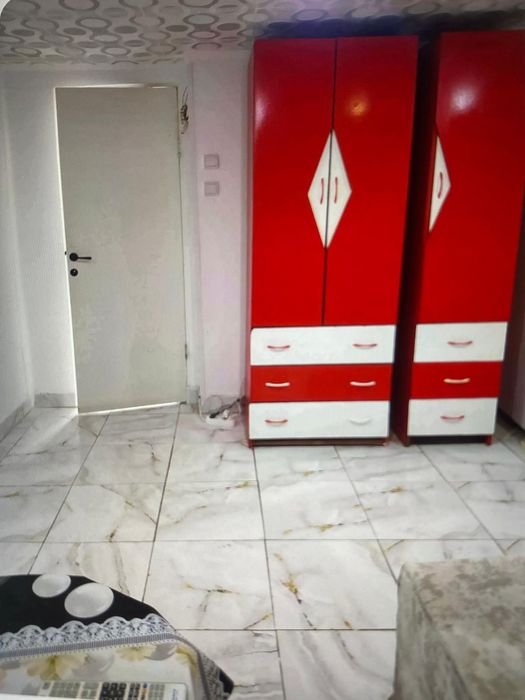 Închiriez garsonieră