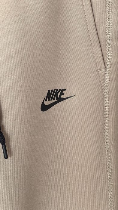 Nike Teck Pack FB8002. Брюки на каждый день………………