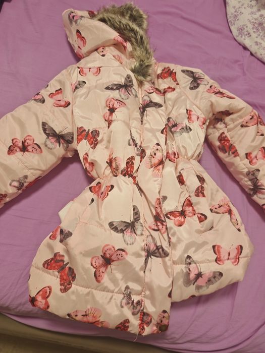 Vând Geaca fetiță , 5-6 ani, mărimea 130