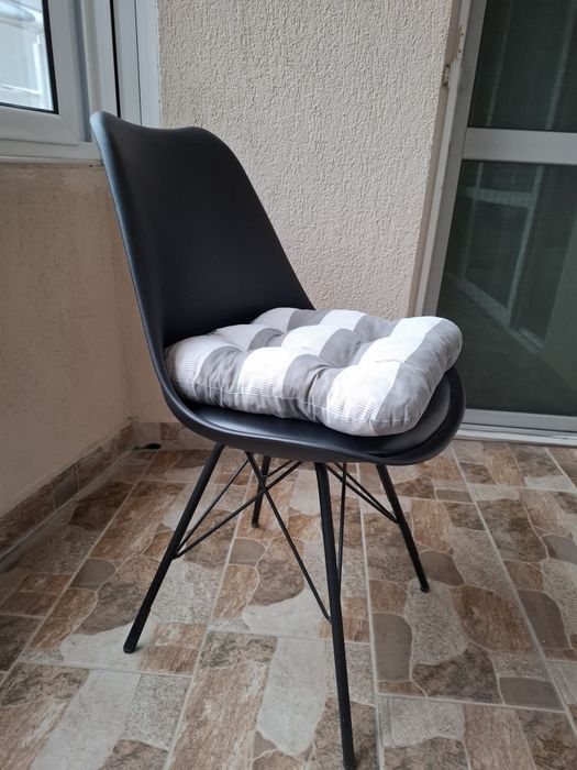 Стол, градински, 2 броя ,единична цена 50 евро