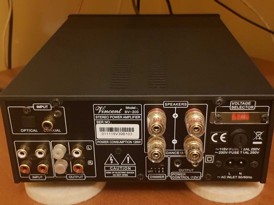 Amplificator Vincent SV200 impecabil