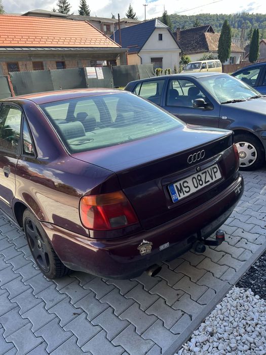 AUDI A4 0 — imagine 4