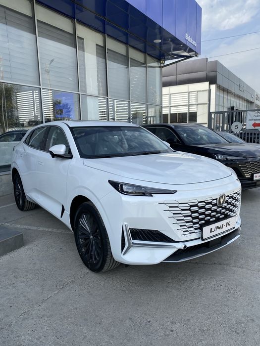 Changan UNI-K mashinasi sotiladi