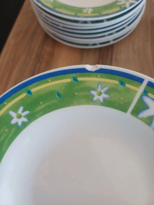 Комплект от 18 чинии