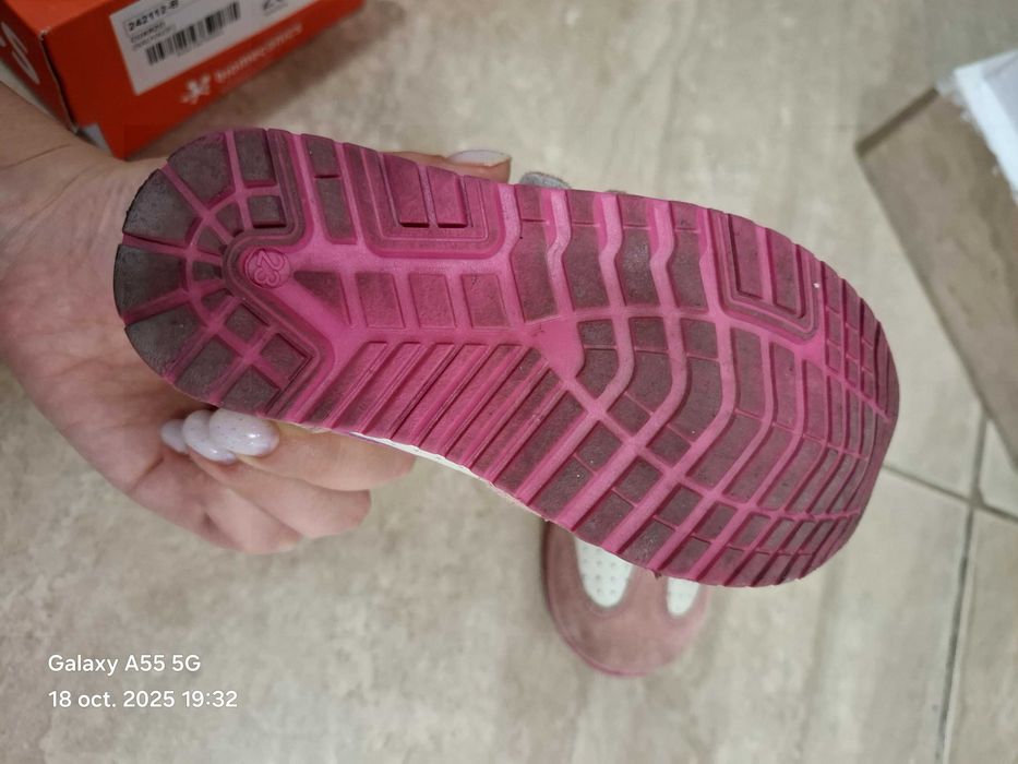 Adidasi fete, firma Bambini, marimea 23