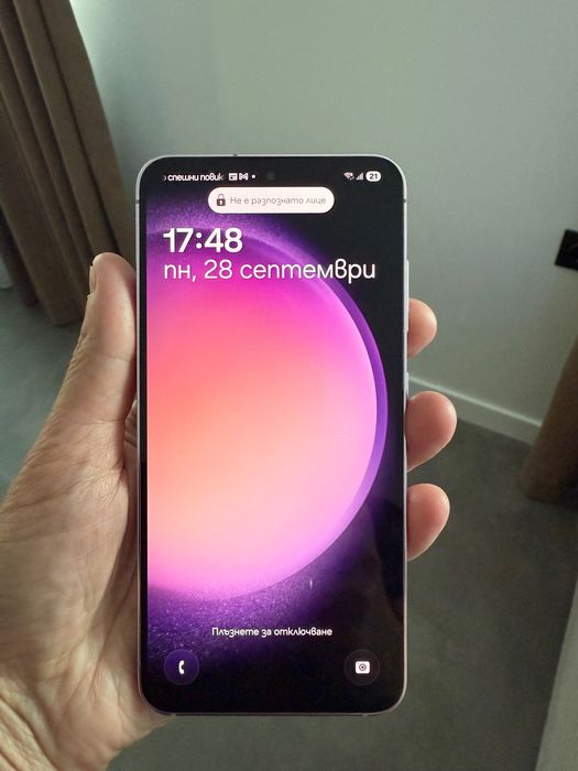 Продавам Samsung Galaxy S23