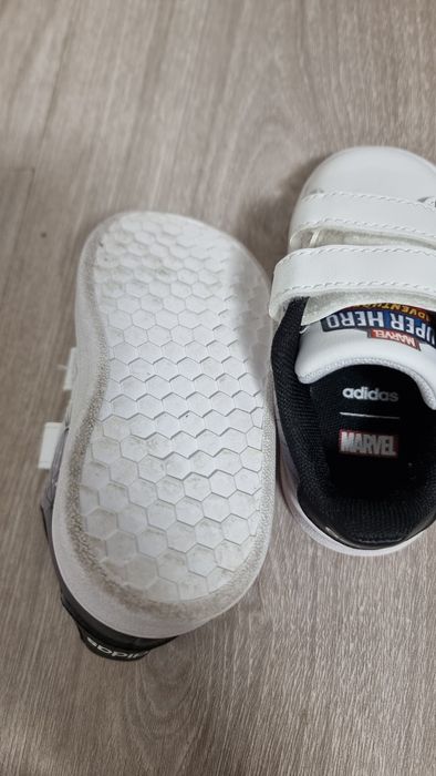 Încălțăminte Adidas copii -  impecabil