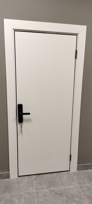 Установка дверей и замок