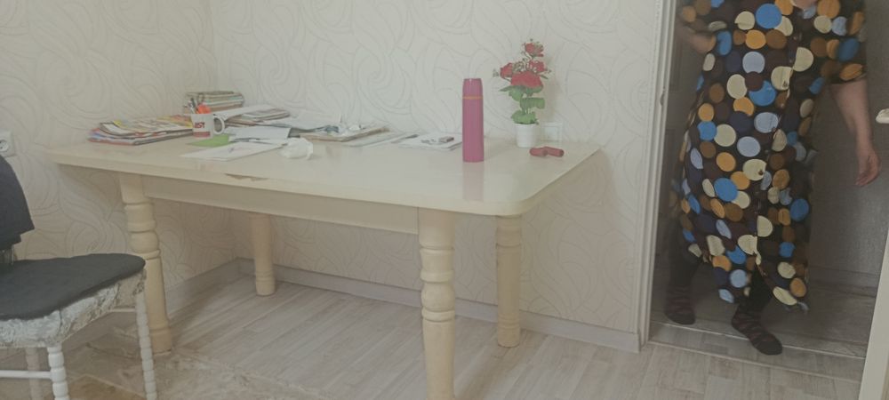 Ас үй үстелі, ұзындығы реттеледі