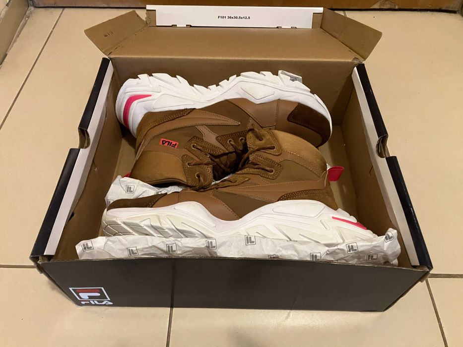 Ефектни спортни обувки от дамска серия - FILA Desert Boot