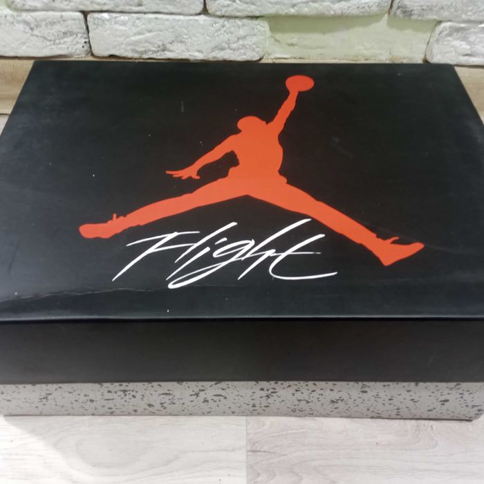 Кроссовки новые Jordan