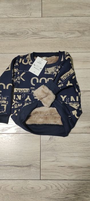 Продам кофту на мальчика 4 лет