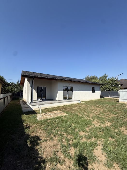 Vând casa Lilieci