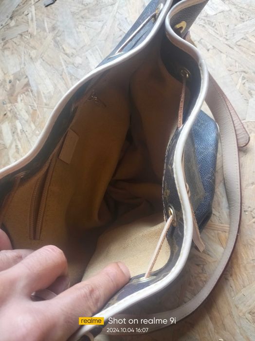 Geanta Originala Louis Vuitton piele. Tara de fabricati Franta.