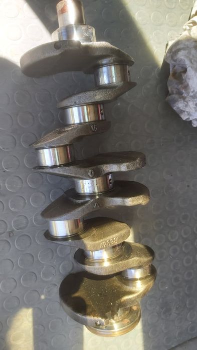 Кол.вал, бутала и картера 1,9дци Рено на части