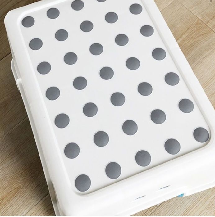 Табурет пластик белый