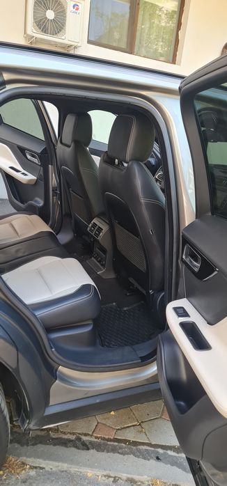 Jaguar F Pace R sport . Automat . 2018 . Km 98000