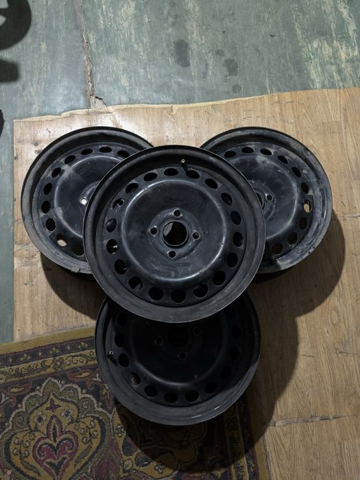 Продается диски R15 4х100