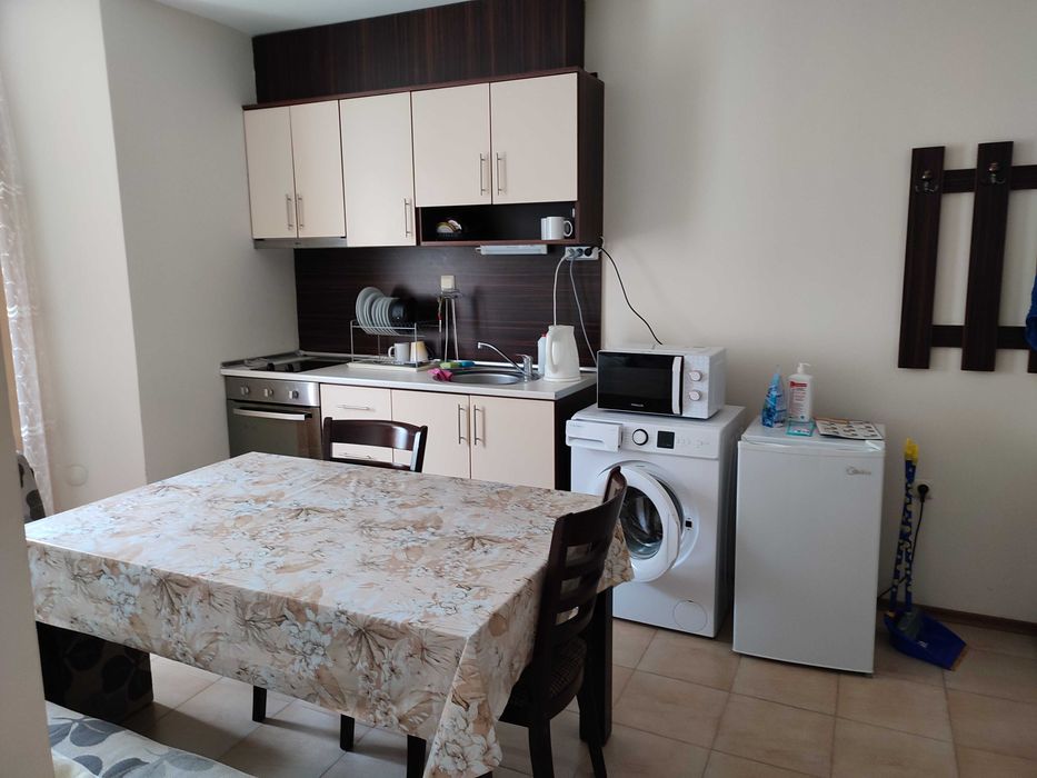 Под наем апартамент с две стаи в Свети Влас Целогодишно