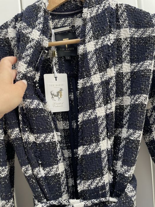 Palton Ted Baker nou cu eticheta