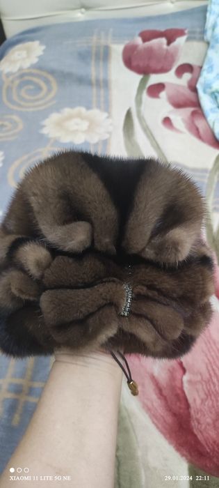 Норковая шапка...