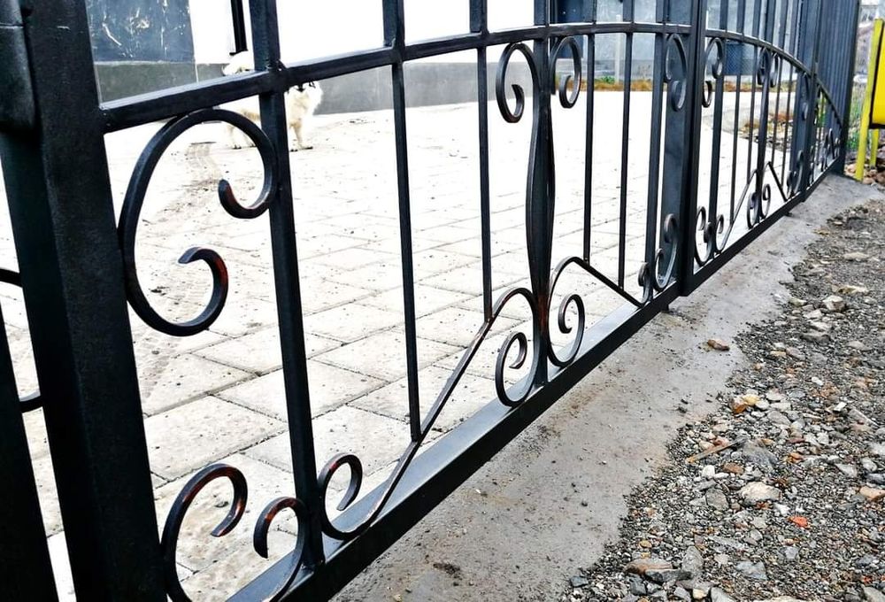 Врати и решетки от ковано желязо