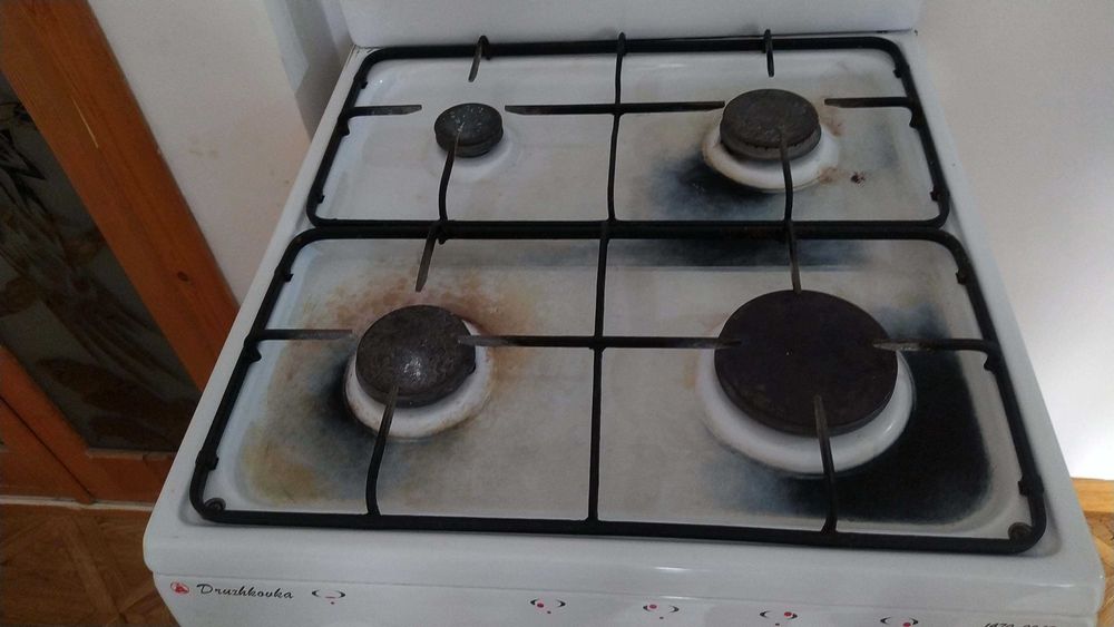 Продам газовую плиту