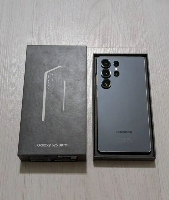 Samsung S25 ULTRA 256GB.