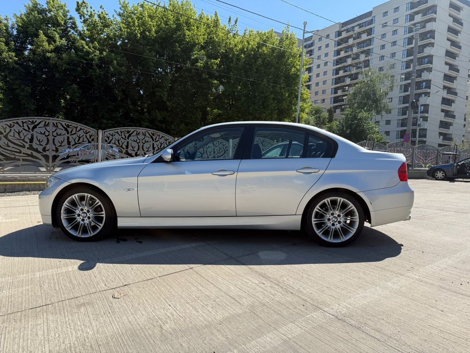 BMW E90 320i 150cp