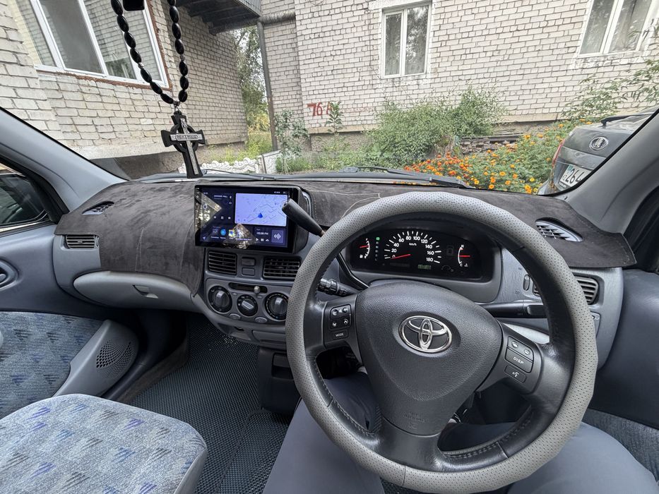 Продам Toyota Raum