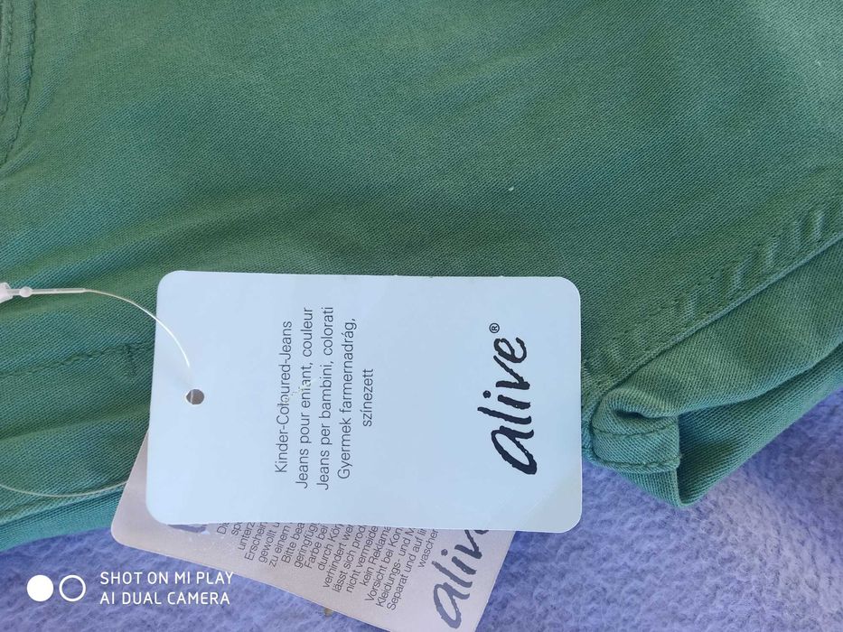 Нови панталони размер 140,146,152см.